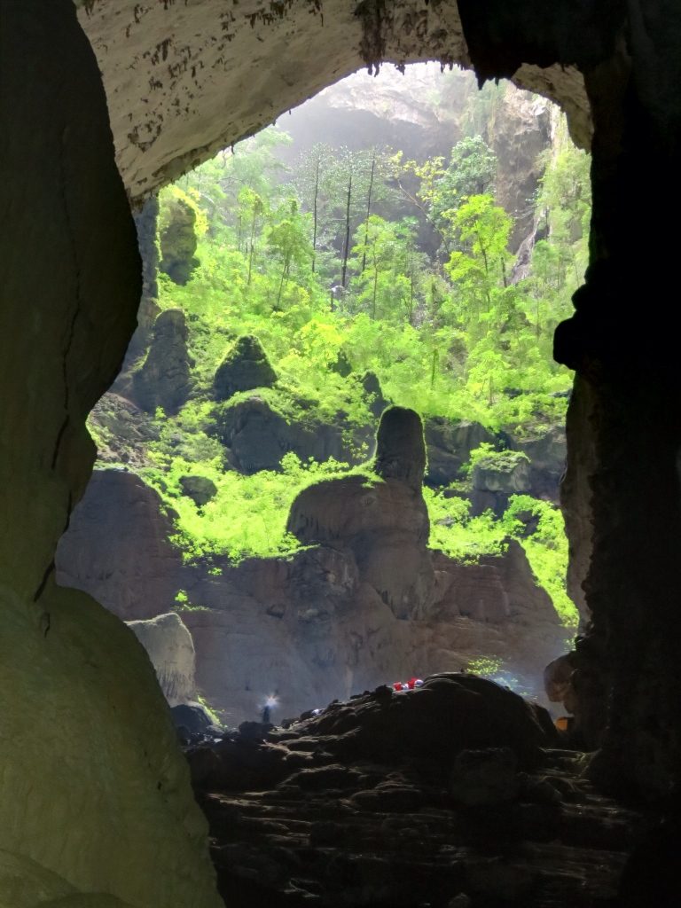 Пещера, которая больше мира