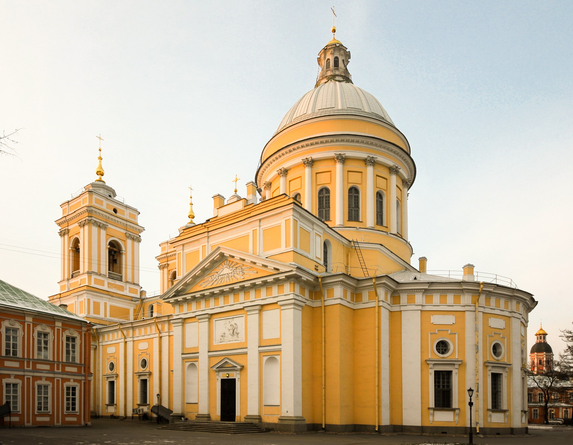 Троицкий собор Александро-Невской лавры, фасад